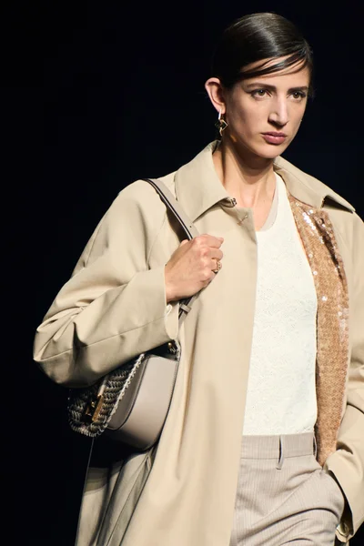 Look 50